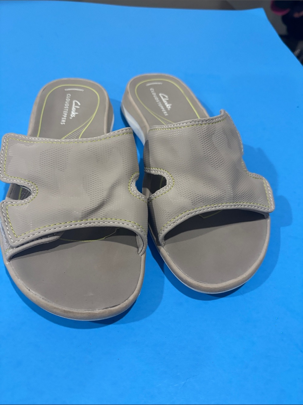 Clarks Taupe Slip-On Slide Sandals with Contrast Stitching Cloud Steppers.